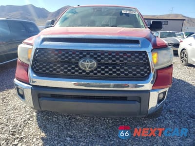Piąte zdjęcie samochodu w środku: 2018 TOYOTA TUNDRA SR5 VIN:5TFDY5F15JX697827 - miniatura