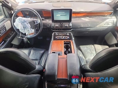 Zdjęcie 8 z 13 samochodu: 2019 LINCOLN NAVIGATOR RESERVE VIN:5LMJJ2LTXKEL08620 - miniatura