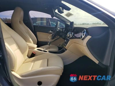 Zdjęcie 7 z 11 samochodu: 2018 MERCEDES-BENZ CLA 250 VIN:WDDSJ4EB3JN662706 - miniatura