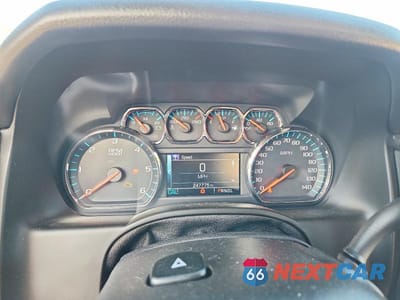 Zdjęcie 9 z 12 samochodu: 2018 CHEVROLET TAHOE C1500 LT VIN:1GNSCBKC4JR289049 - miniatura