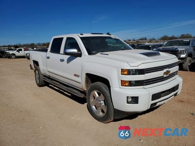 Czwarte zdjęcie samochodu z boku: 2018 CHEVROLET SILVERADO K2500 HEAVY DUTY LT VIN:1GC1KVEY7JF149708 - miniatura