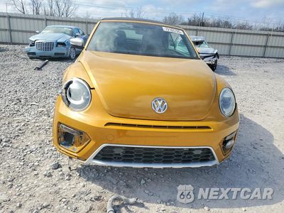 Piąte zdjęcie samochodu w środku: 2017 VOLKSWAGEN BEETLE DUNE VIN:3VWT17AT0HM807166 - miniatura