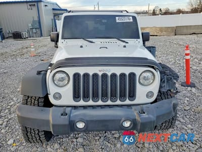 Piąte zdjęcie samochodu w środku: 2017 JEEP WRANGLER UNLIMITED SPORT VIN:1C4BJWDG3HL591760 - miniatura