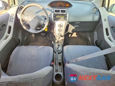 Zdjęcie 8 z 11 samochodu: 2009 TOYOTA YARIS BASE VIN:JTDKT903495233717 - miniatura