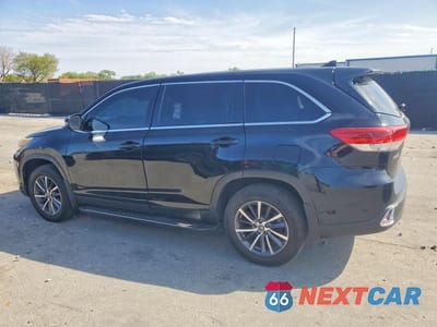 Drugie zdjęcie samochodu z przodu: 2019 TOYOTA HIGHLANDER LE PLUS VIN:5TDZZRFH5KS341232 - miniatura