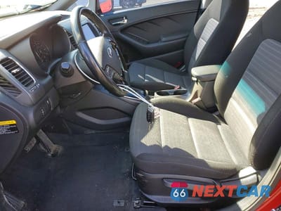 Zdjęcie 7 z 12 samochodu: 2017 KIA FORTE S VIN:3KPFL4A72HE028745 - miniatura