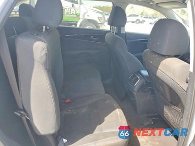 Zdjęcie 10 z 11 samochodu: 2020 KIA SORENTO L VIN:5XYPG4A35LG676937 - miniatura