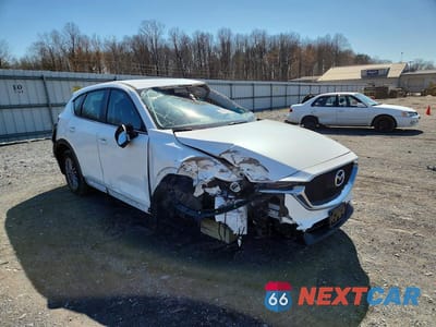 Czwarte zdjęcie samochodu z boku: 2018 MAZDA CX-5 SPORT VIN:JM3KFBBMXJ0461265 - miniatura