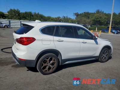 Trzecie zdjęcie samochodu z tyłu: 2018 BMW X1 SDRIVE28I XLINE VIN:WBXHU7C3XJ3F04390 - miniatura