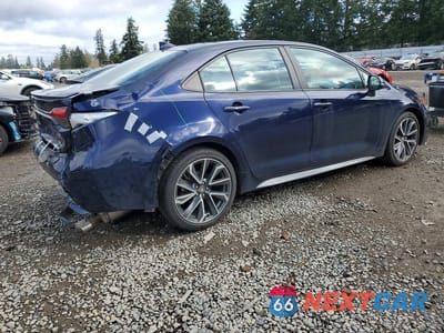 Trzecie zdjęcie samochodu z tyłu: 2021 TOYOTA COROLLA XSE VIN:5YFT4MCE1MP080758 - miniatura