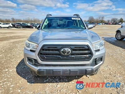 Piąte zdjęcie samochodu w środku: 2019 TOYOTA TACOMA SR V6 VIN:3TMCZ5ANXKM277927 - miniatura