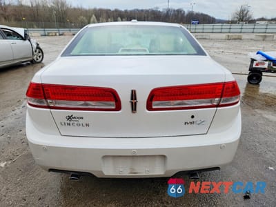 Zdjęcie 6 z 13 samochodu: 2012 LINCOLN MKZ VIN:3LNHL2GC6CR802817 - miniatura