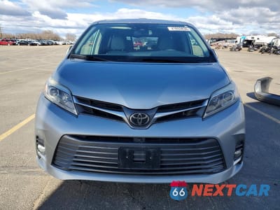 Piąte zdjęcie samochodu w środku: 2019 TOYOTA SIENNA VIN:5TDYZ3DC6KS988173 - miniatura