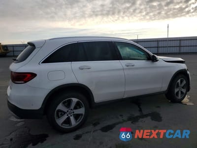 Trzecie zdjęcie samochodu z tyłu: 2022 MERCEDES-BENZ GLC 300 VIN:W1N0G8DB9NV398754 - miniatura