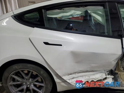 Zdjęcie 10 z 11 samochodu: 2022 TESLA MODEL 3 VIN:5YJ3E1EB1NF334884 - miniatura