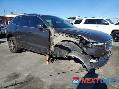 Czwarte zdjęcie samochodu z boku: 2018 VOLVO XC60 T5 INSCRIPTION VIN:YV4102RL3J1023861 - miniatura