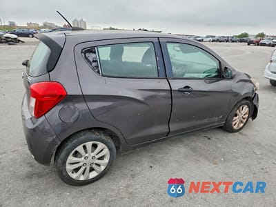 Trzecie zdjęcie samochodu z tyłu: 2016 CHEVROLET SPARK 1LT VIN:KL8CD6SA6GC582441 - miniatura
