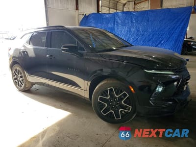 Czwarte zdjęcie samochodu z boku: 2023 CHEVROLET BLAZER RS VIN:3GNKBKRS3PS216874 - miniatura