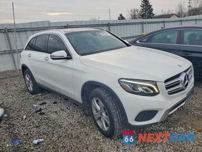 Czwarte zdjęcie samochodu z boku: 2018 MERCEDES-BENZ GLC 300 4MATIC VIN:WDC0G4KB9JV104132 - miniatura