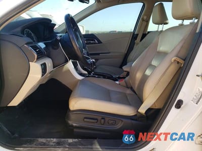 Zdjęcie 7 z 12 samochodu: 2017 HONDA ACCORD TOURING VIN:1HGCR3F96HA030315 - miniatura