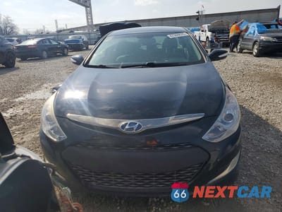 Piąte zdjęcie samochodu w środku: 2015 HYUNDAI SONATA HYBRID BASE VIN:KMHEC4A4XFA125222 - miniatura