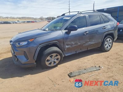 2020 TOYOTA RAV4 LE JTMF1RFV5LD057368 - główne zdjęcie licytacji z USA - miniatura