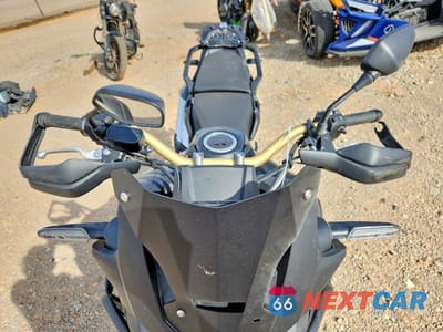 Piąte zdjęcie samochodu w środku: 2019 HONDA CRF1000 A VIN:JH2SD0408KK300133 - miniatura