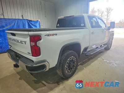 Trzecie zdjęcie samochodu z tyłu: 2022 CHEVROLET SILVERADO K2500 HEAVY DUTY LTZ VIN:1GC4YPE76NF127395 - miniatura