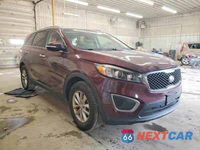 Czwarte zdjęcie samochodu z boku: 2016 KIA SORENTO LX VIN:5XYPG4A36GG135238 - miniatura