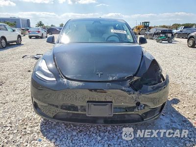 Piąte zdjęcie samochodu w środku: 2022 TESLA MODEL Y VIN:7SAYGDEF7NF517813 - miniatura
