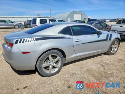 Trzecie zdjęcie samochodu z tyłu: 2011 CHEVROLET CAMARO LT VIN:2G1FB1ED8B9111807 - miniatura