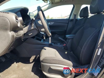 Zdjęcie 7 z 11 samochodu: 2019 KIA FORTE FE VIN:3KPF24AD8KE051480 - miniatura