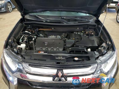 Zdjęcie 12 z 14 samochodu: 2017 MITSUBISHI OUTLANDER SE VIN:JA4AZ3A35HZ003336 - miniatura