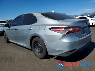 Drugie zdjęcie samochodu z przodu: 2020 TOYOTA CAMRY HYBRID LE VIN:4T1C31AK4LU523038 - miniatura