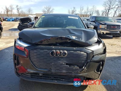 Piąte zdjęcie samochodu w środku: 2024 AUDI Q4 E-TRON PREMIUM PLUS VIN:WA1LUBFZ8RP041333 - miniatura