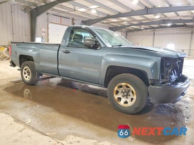 Czwarte zdjęcie samochodu z boku: 2014 CHEVROLET SILVERADO K1500 VIN:1GCNKPEHXEZ261906 - miniatura