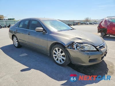 Czwarte zdjęcie samochodu z boku: 2007 HONDA ACCORD EX VIN:1HGCM66547A001696 - miniatura