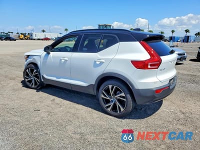 Drugie zdjęcie samochodu z przodu: 2022 VOLVO XC40 T5 R-DESIGN VIN:YV4162UM9N2642768 - miniatura