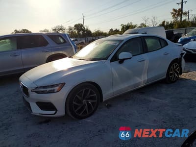 2020 VOLVO S60 T5 MOMENTUM 7JR102FKXLG047736 - główne zdjęcie licytacji z USA - miniatura
