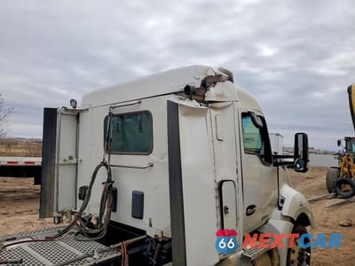 Zdjęcie 9 z 10 samochodu: 2020 KENWORTH T680 SEMI TRUCK VIN:1XKYDP9X5LJ304394 - miniatura