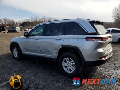 Drugie zdjęcie samochodu z przodu: 2023 JEEP GRAND CHEROKEE LAREDO VIN:1C4RJHAG6P8910357 - miniatura