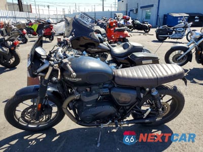 Trzecie zdjęcie samochodu z tyłu: 2016 TRIUMPH MOTORCYCLE STREET TWIN VIN:SMTD31GN3GT743438 - miniatura