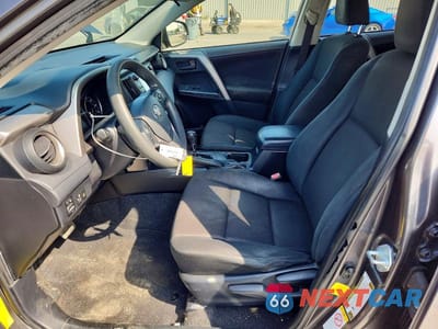 Zdjęcie 7 z 11 samochodu: 2018 TOYOTA RAV4 LE VIN:JTMZFREV5JJ725703 - miniatura