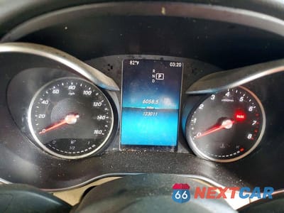 Zdjęcie 9 z 12 samochodu: 2019 MERCEDES-BENZ C 300 VIN:55SWF8DB1KU294417 - miniatura
