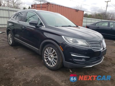 Czwarte zdjęcie samochodu z boku: 2017 LINCOLN MKC RESERVE VIN:5LMCJ3D9XHUL35199 - miniatura