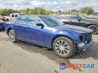 Czwarte zdjęcie samochodu z boku: 2014 CHRYSLER 300 S VIN:2C3CCAGG7EH149364 - miniatura