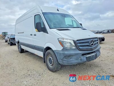 Czwarte zdjęcie samochodu z boku: 2015 MERCEDES-BENZ SPRINTER 2500 VIN:WD3PE8CC3F5970452 - miniatura