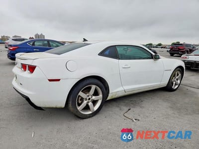 Trzecie zdjęcie samochodu z tyłu: 2011 CHEVROLET CAMARO LT VIN:2G1FB1ED4B9137613 - miniatura