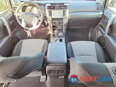 Zdjęcie 8 z 13 samochodu: 2024 TOYOTA 4RUNNER SR5 VIN:JTEMU5JR3R6263296 - miniatura