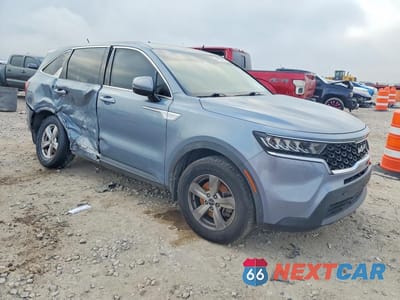 Czwarte zdjęcie samochodu z boku: 2022 KIA SORENTO LX VIN:5XYRG4LC6NG091552 - miniatura